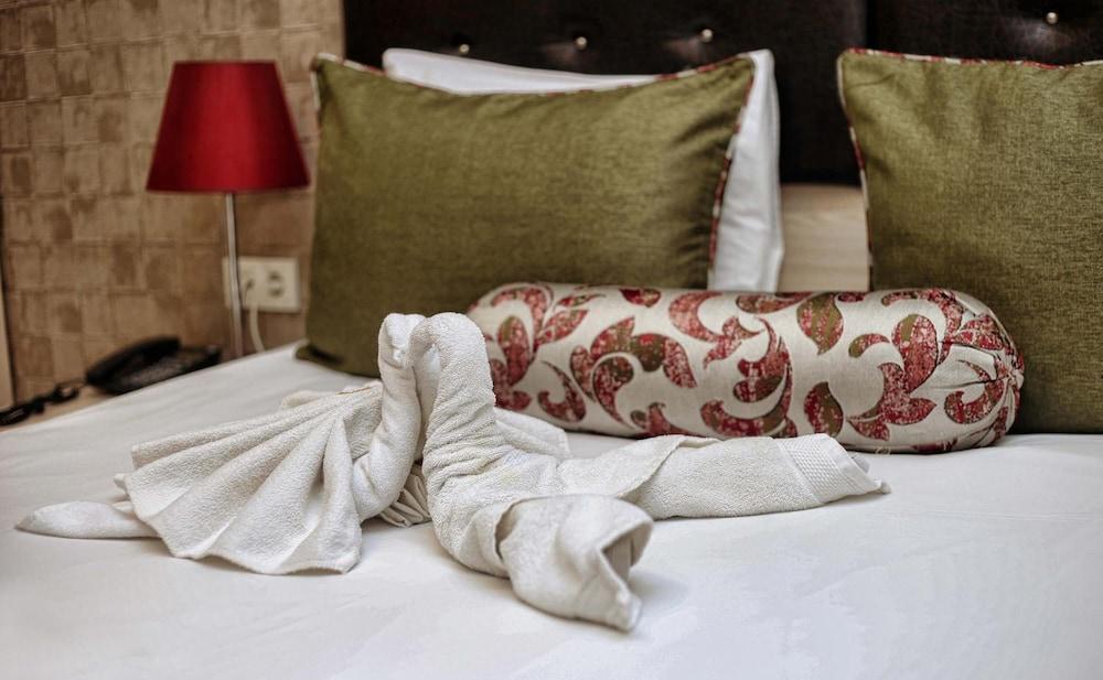 La Flora House Hotel Коджаэли Экстерьер фото
